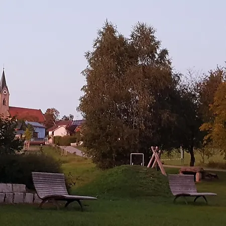 Ferienhaeuser Zum Badeweiher * 纽舒瑙